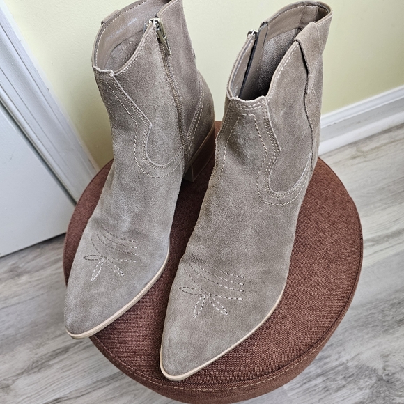 Dolce Vita Embroidered Western Style Ankle Boots 8.5 - Picture 2 of 8